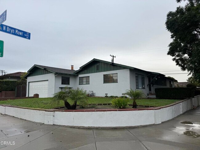 Foto del edificio - 5651 N Bryn Mawr St