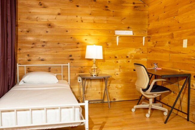 ROOM - 510 Curtis St