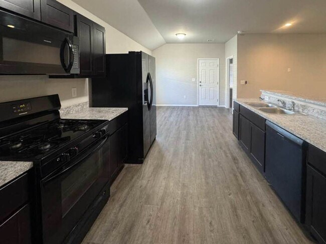 Foto del edificio - 3BD/2BTH Home Minutes from Lake El Reno!