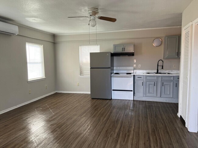 Foto del edificio - 7610 Red Robin Ln