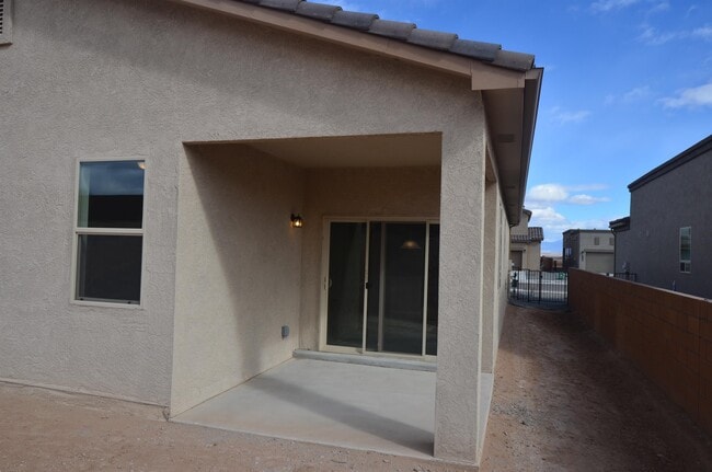 Foto del edificio - 1664 Valle Vista Rd NW