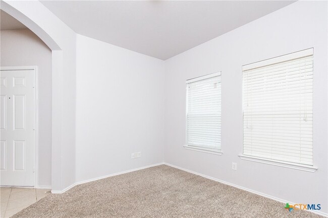 Building Photo - 6003 Shamrock Dr