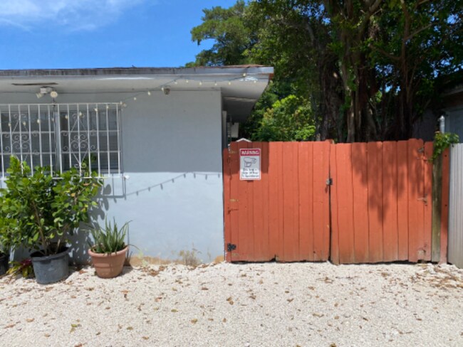 Foto del edificio - 3315 NW 19th Ave
