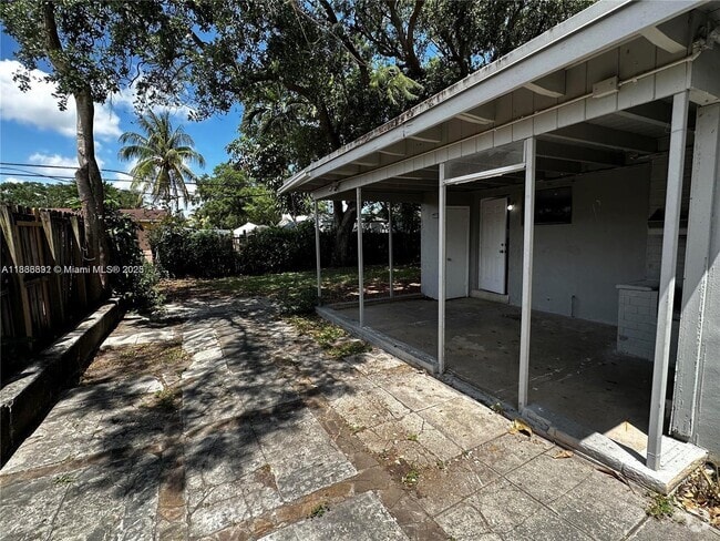 Building Photo - 31 NE 195th St