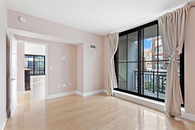 Foto del edificio - 1025 Maxwell Ln