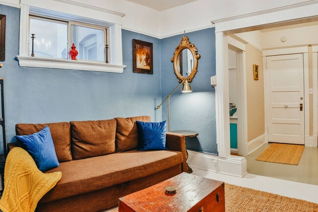 Foto del edificio - Paramount Apartments - Room for rent