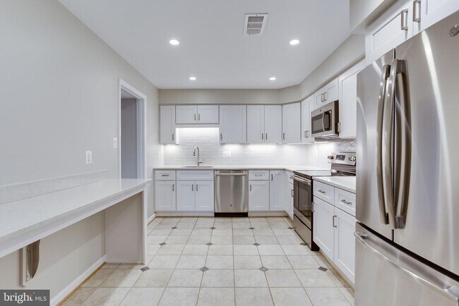 Foto del edificio - 2313 McGregor Ct