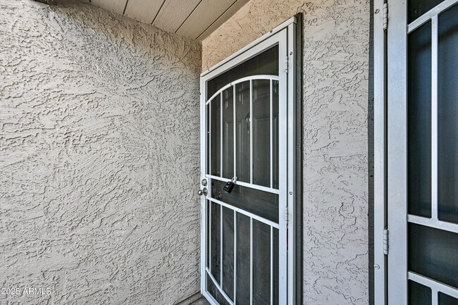 Building Photo - 10802 N 16th Ave