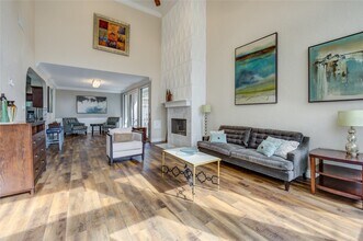 Building Photo - 2527 Potomac Dr