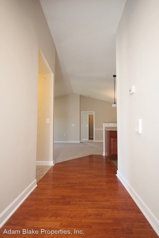 Building Photo - 9121 McDowell Creek Ct