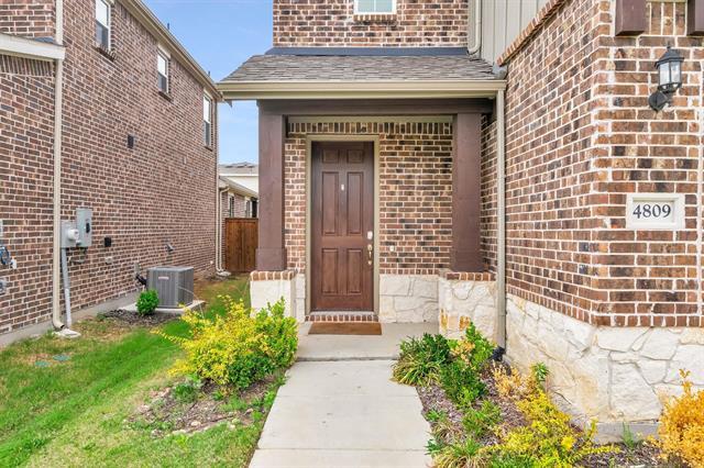 Foto del edificio - 4809 Pendrell Ave