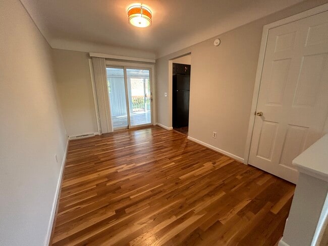 Building Photo - 4604 Largo Dr