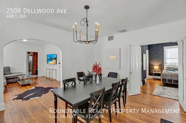 Foto del edificio - 2508 Dellwood Ave