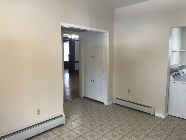Kitchen - 374 W Church St