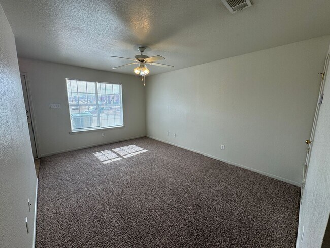 Foto del edificio - 400 Brittney Way