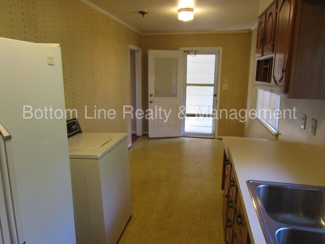 Foto del edificio - 5530 Radford Ave
