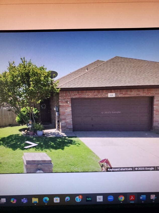 Primary Photo - 816 Bur Oak Dr