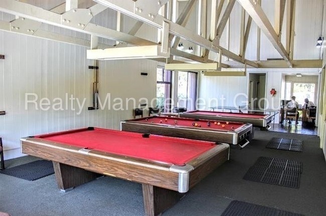 Foto del edificio - 6036 Rancho Mission Rd