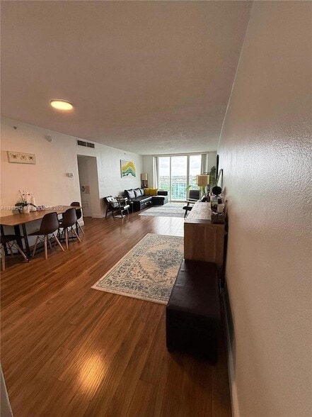 Foto del edificio - 3000 S Ocean Dr