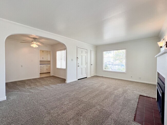 Building Photo - Absolutely Charming Two Bedroom Napa Home