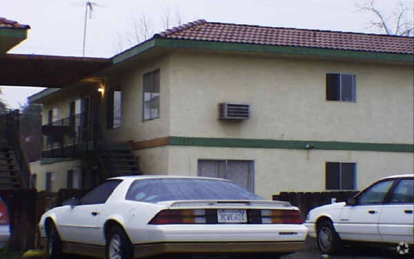 Building Photo - 7236 Garden Dr