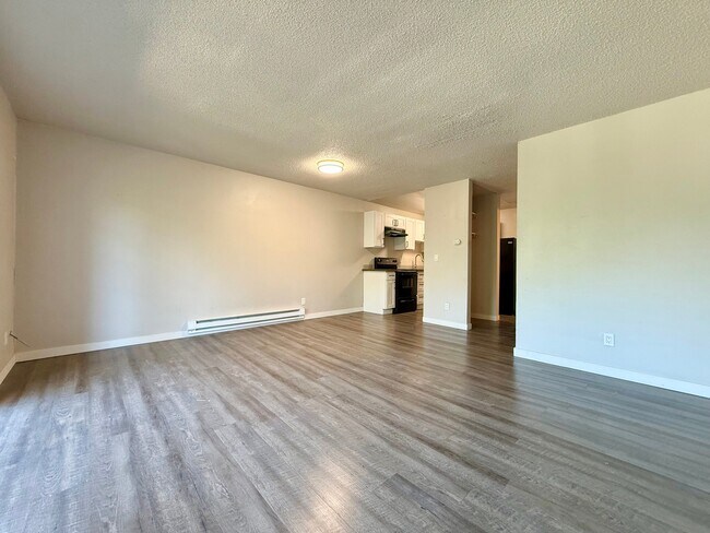 Photo - 1004 S Cloverdale St (Seattle, WA) Apartment