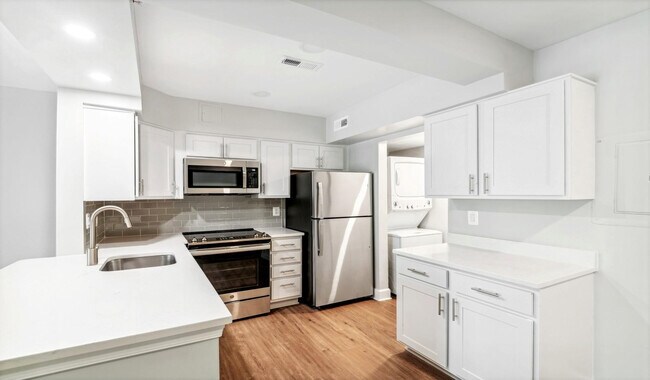 Building Photo - 3825 Porter St NW