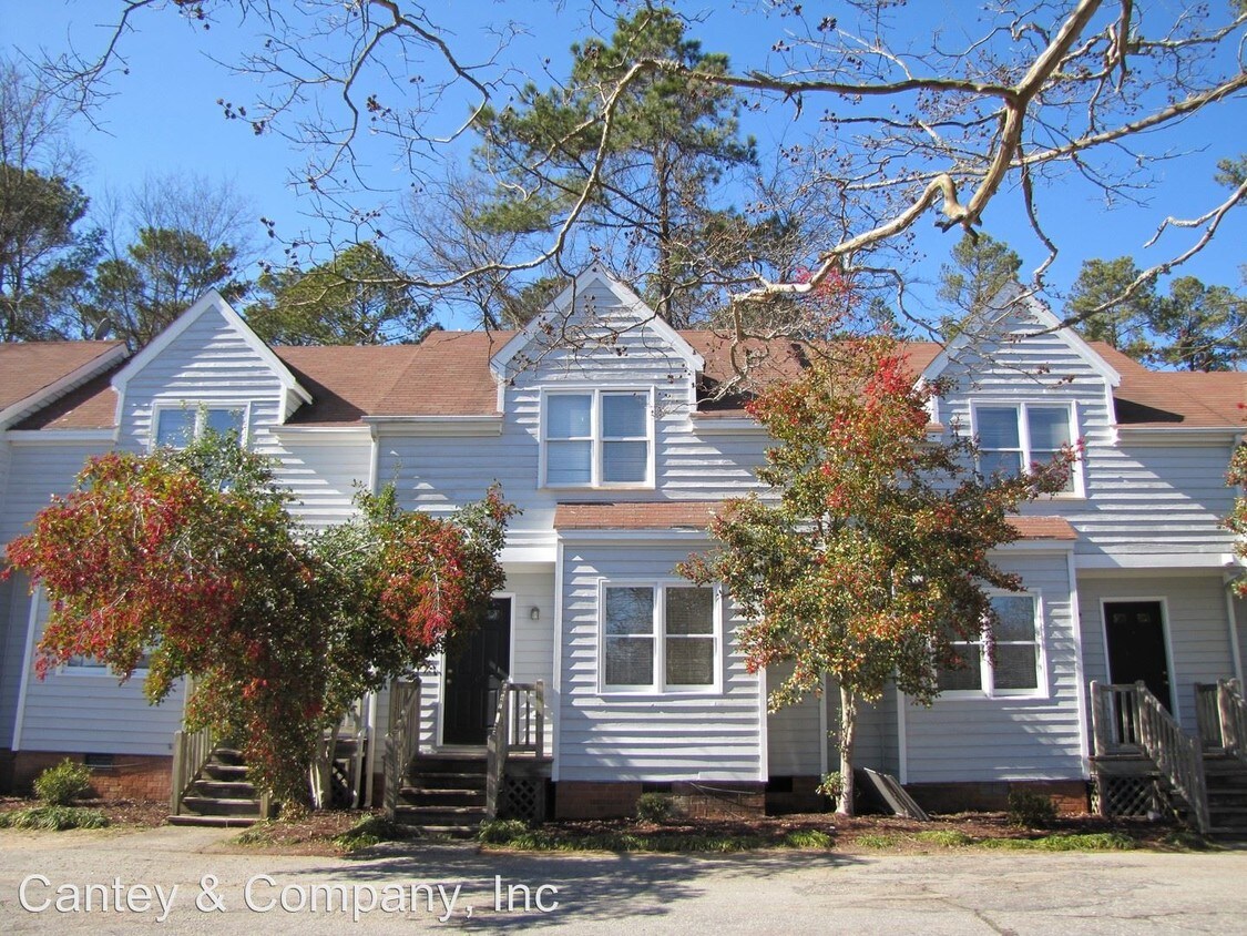 Primary Photo - 221 Skyland Dr