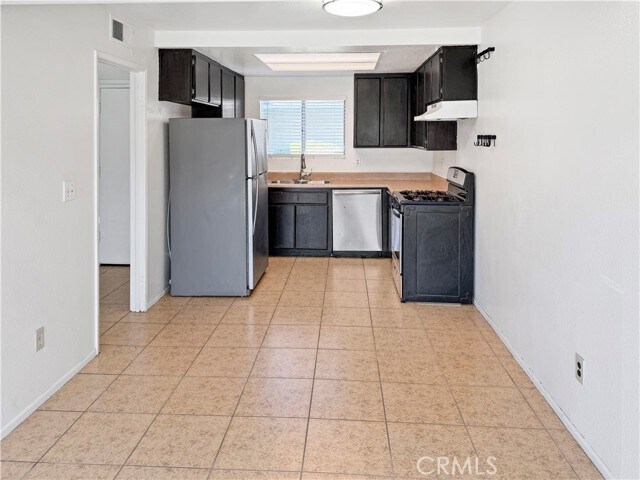 Foto del edificio - 15143 Monterey Ave