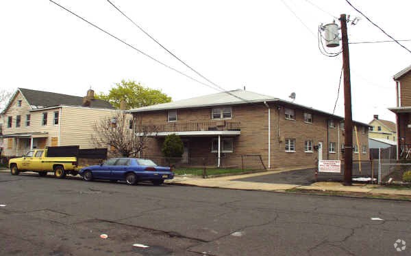 Foto del edificio - 821-825 Martin St