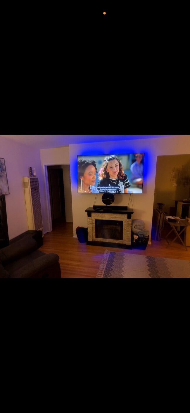 Photo - 4031 Tilden Ave Apartment