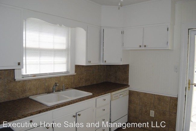 Building Photo - 2 br, 1 bath House - 1308 Park Avenue B