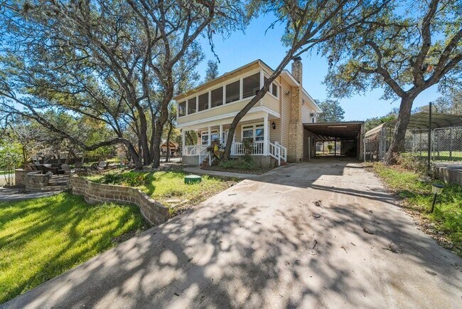Foto del edificio - 2033 Lakeview Dr