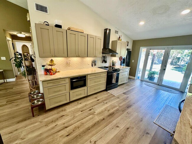 Foto del edificio - 4492 Brook Dr