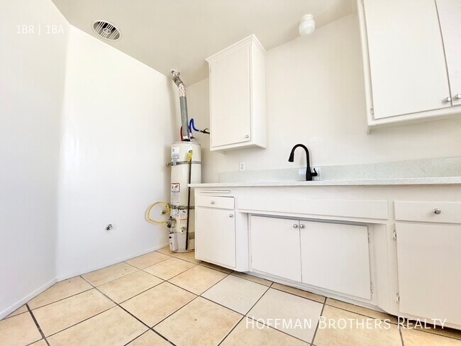 Foto del edificio - 1425 W Jefferson Blvd