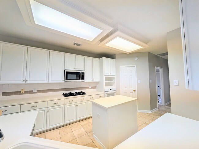 Foto del edificio - 8803 Wheatland Dr