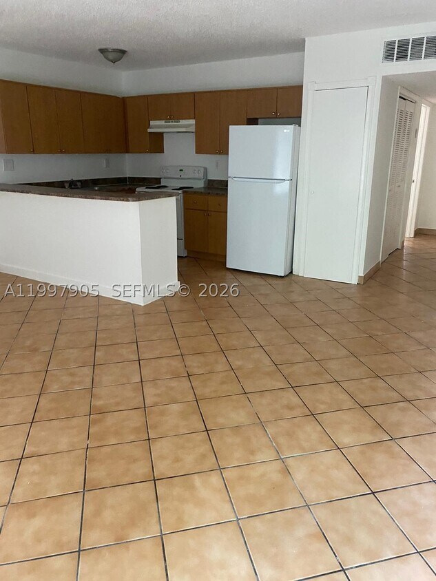 Foto del edificio - 12120 NE 6th Ave