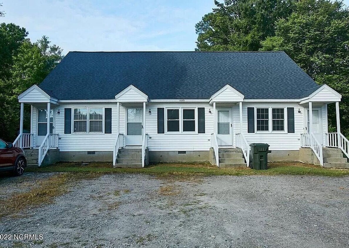 Foto principal - 1603 Tilghman Road