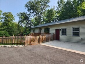 Building Photo - 1407 Dispatch Rd