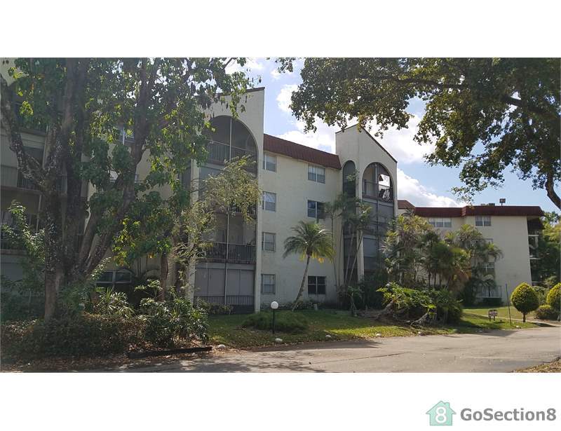 Primary Photo - 3300 Spanish Moss Ter