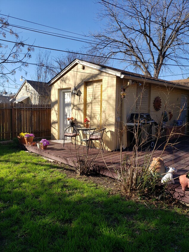 252 W Hermosa Dr Unit 1 studio apartment, San Antonio, TX 78212