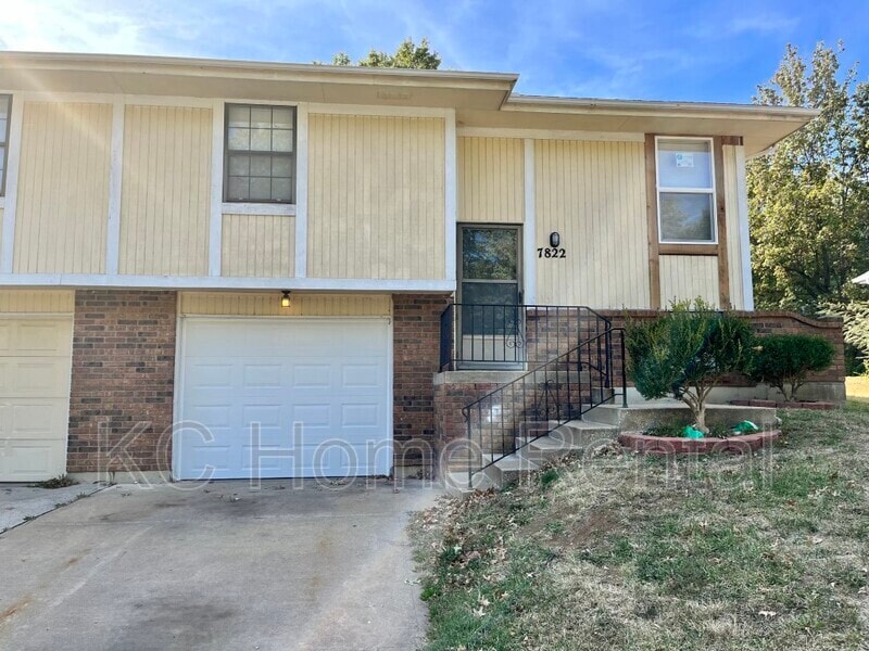 7822 E 130th Ct, Grandview, MO 64030 Condo for Rent in Grandview, MO