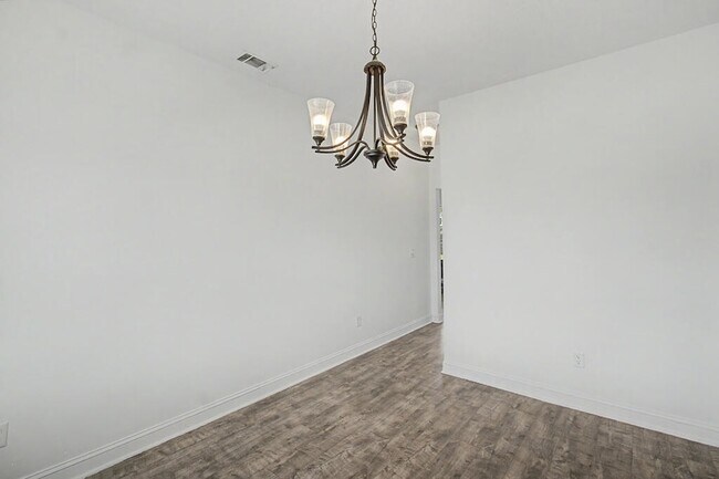 Building Photo - 40 Rimes Ave SE
