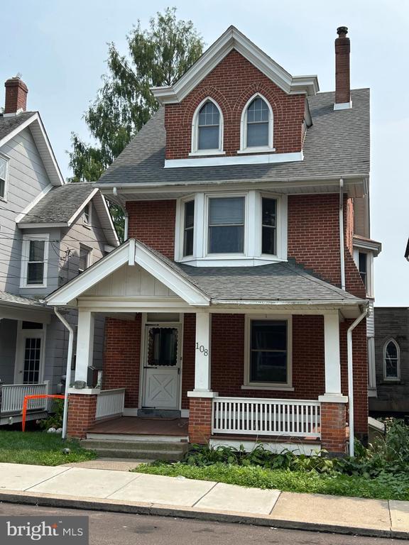 Building Photo - 108 Green St