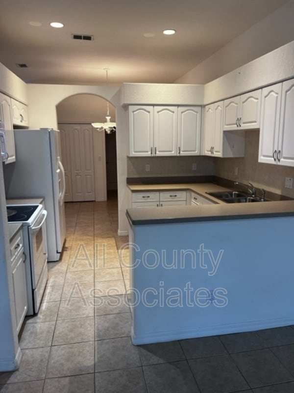 Building Photo - 12147 Putter Green Ct