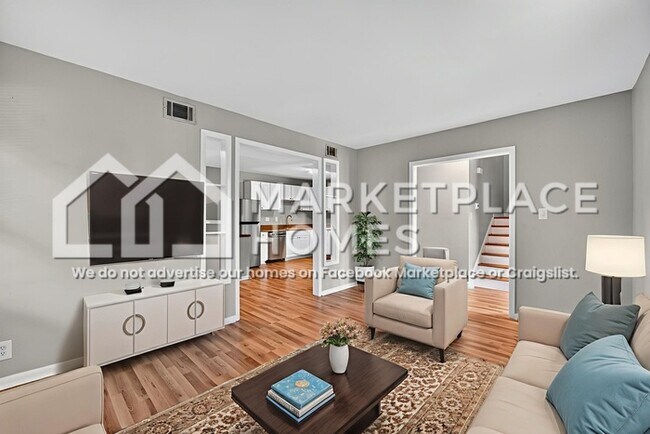 Photo - 427 Whispering Pines Dr House