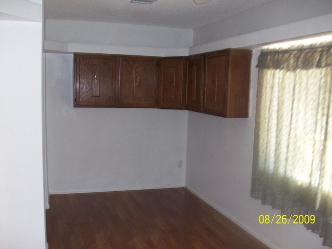 Building Photo - 5310 W Christy Dr