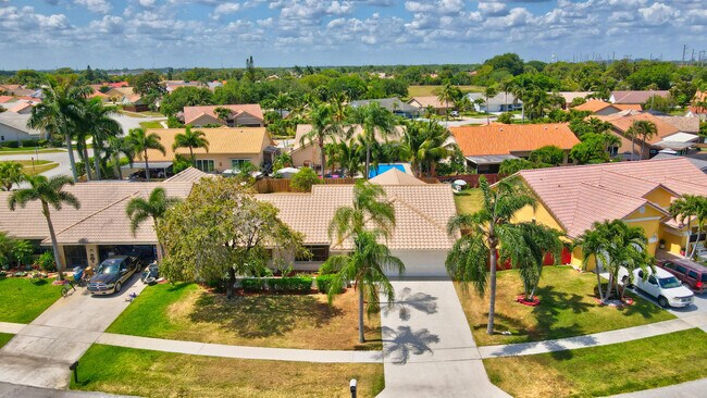 Foto del edificio - 9266 Laurel Green Dr