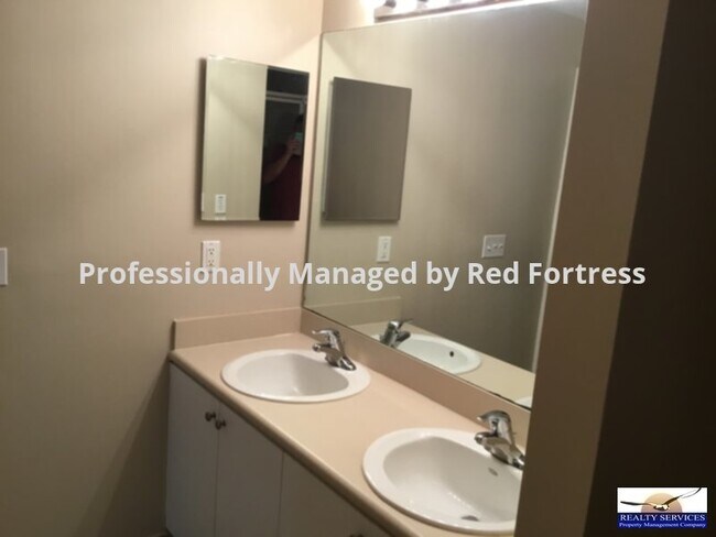 Foto del edificio - 8408 Bernwood Cove Loop