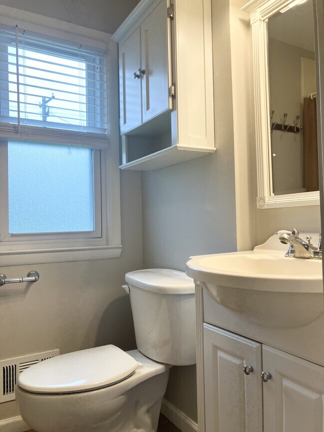 Foto del edificio - 1610 S 167th St